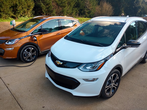 2017 Chevy Bolt Brings Mainstream Appeal to Electric Vehicle Segment
